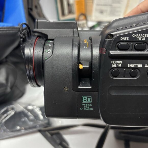 Canon E310 Canovision 8 AF Zoom Camcorder 8mm Video Camera & Recorder PARTS ONLY - Picture 15 of 16